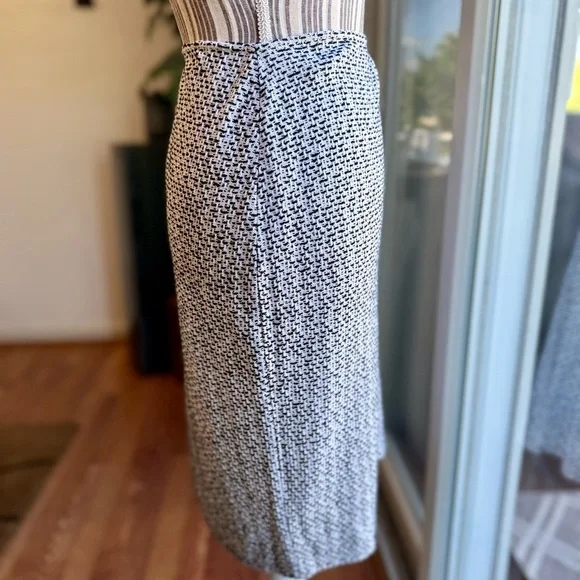 St. John Pencil Skirt - Picture 3 of 11